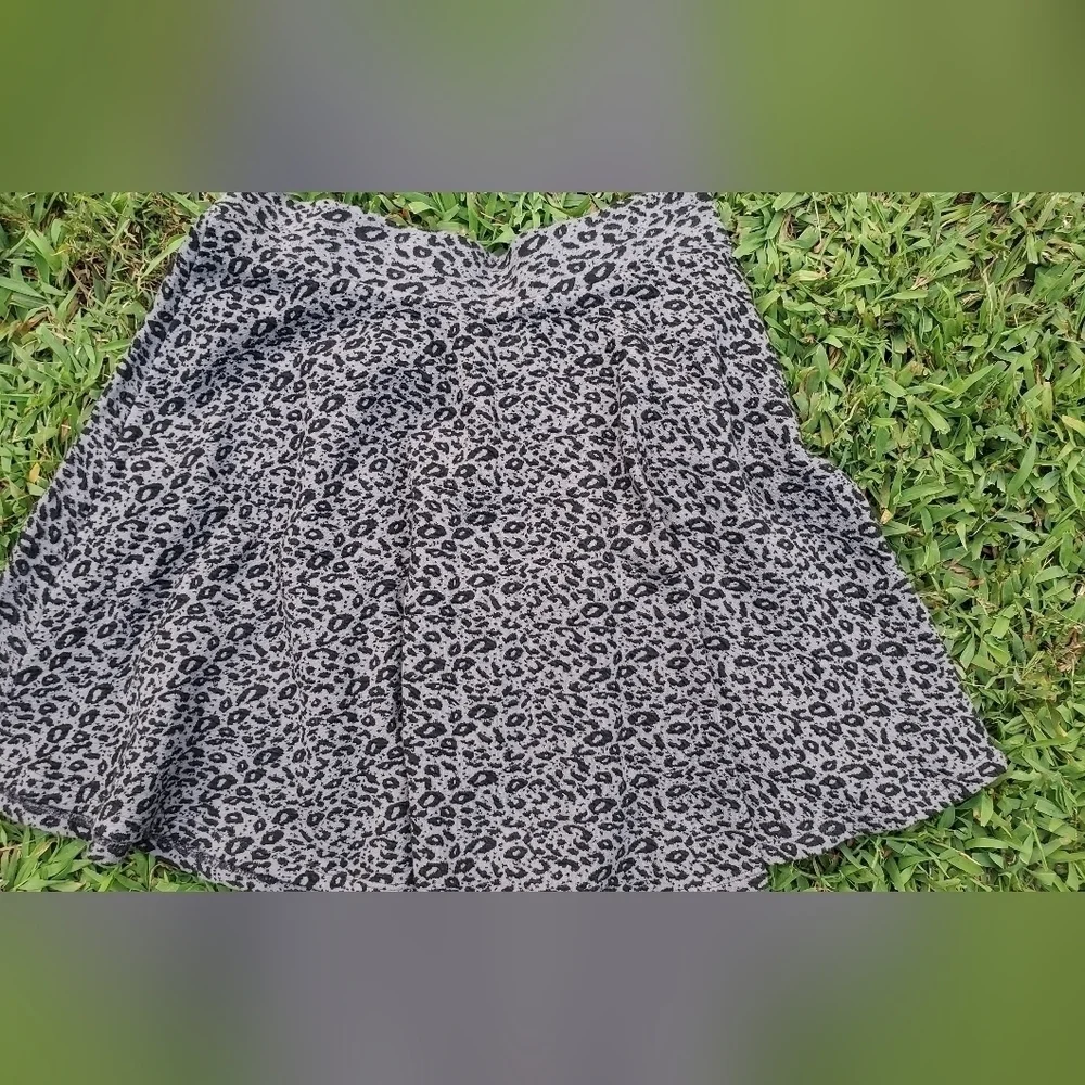 F&F Animal Print Elastic Stretchy Waist Mini‎ Women's skirt Size 8 US